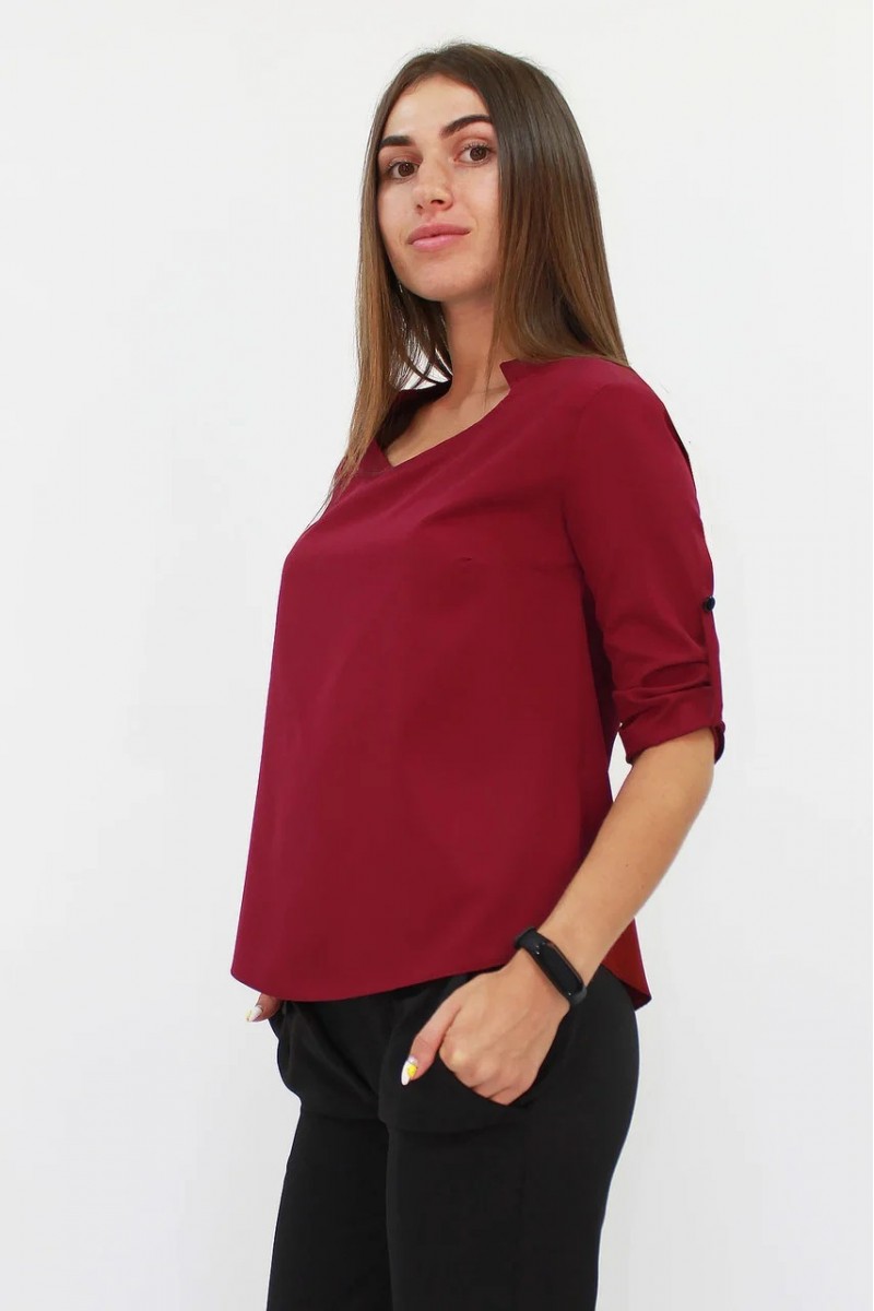 Стильна жіноча блузка вільного крою кольору марсала