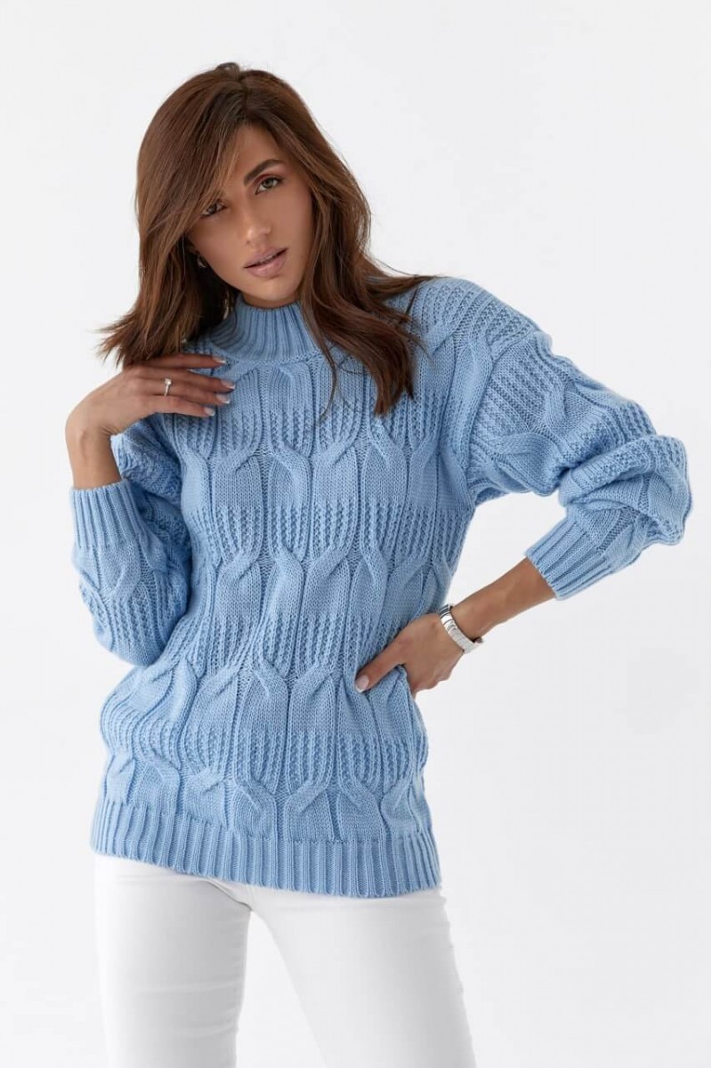 Стильный вязаный свитер женский голубой